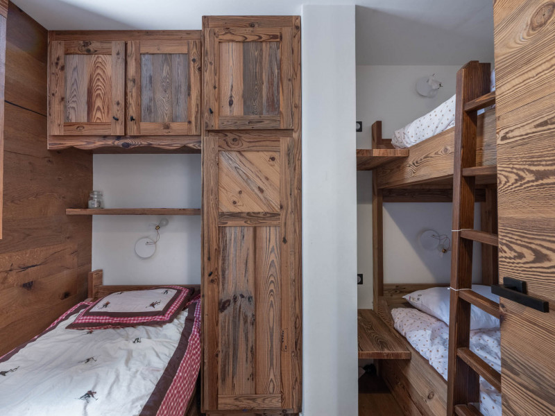 _lv_images__lot_0074061837_12_1351588