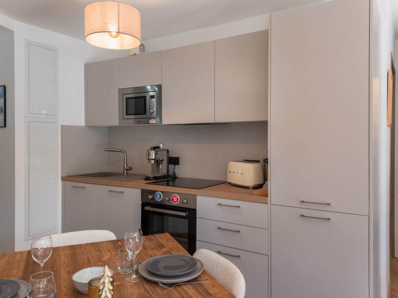 _lv_images__lot_0074061858_12_425882