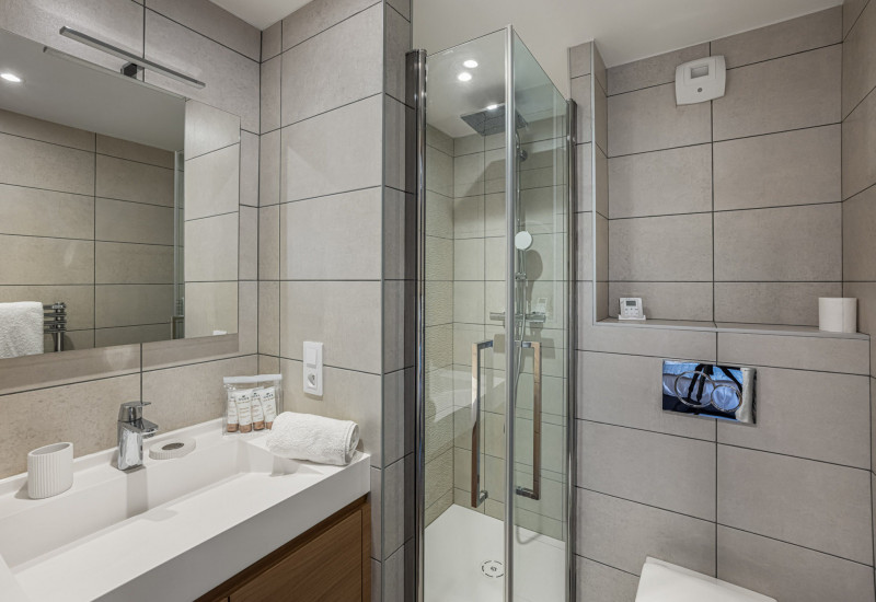 _lv_images__lot_0074061861_09_1684213