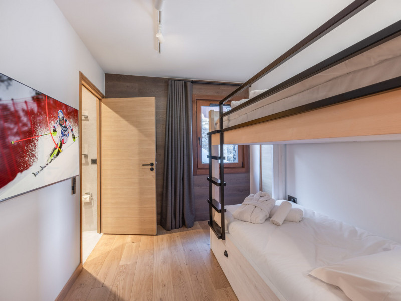 _lv_images__lot_0074061865_14_507998