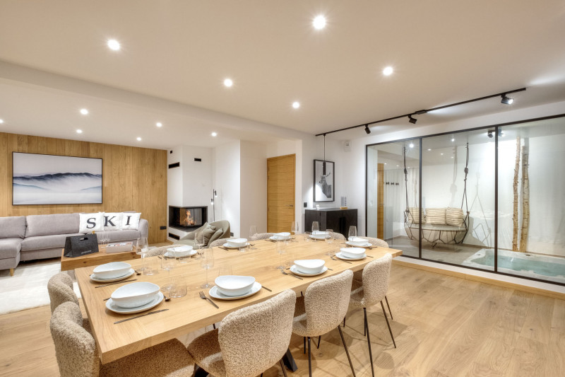 _lv_images__lot_0074061880_03_1675476