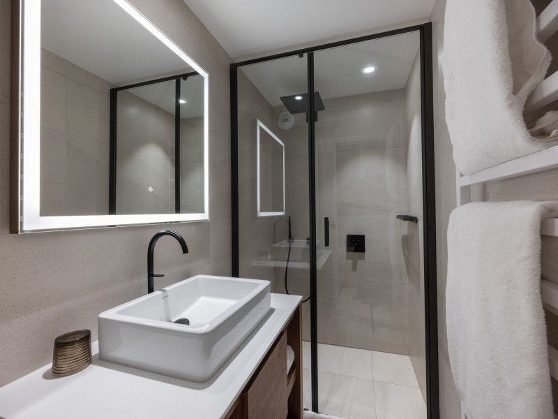 _lv_images__lot_0074061885_07_1659922