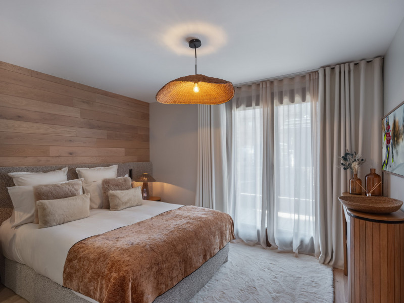 _lv_images__lot_0074061892_08_1692637