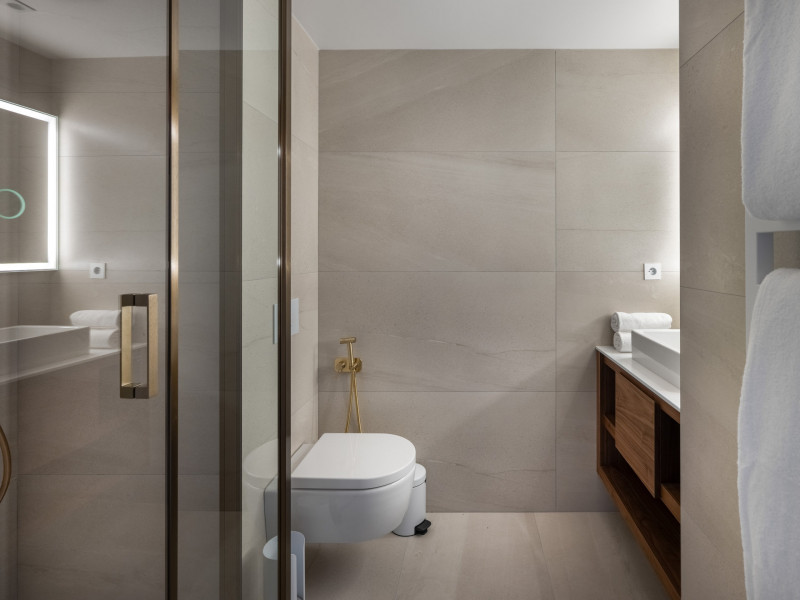 _lv_images__lot_0074061899_09_367757