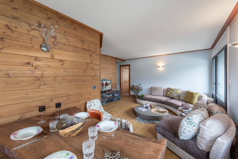 _lv_images__lot_0074061956_03_1608527