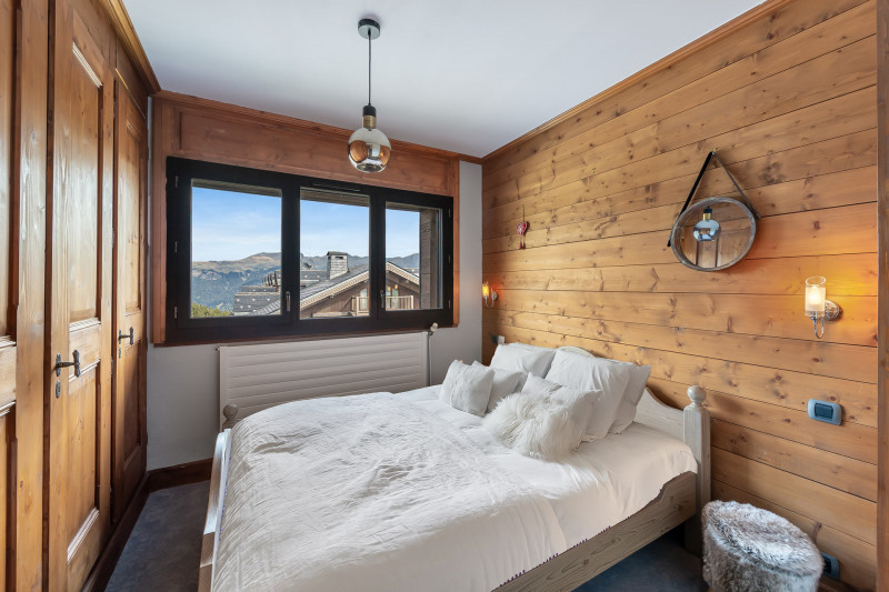 _lv_images__lot_0074061956_10_1685345