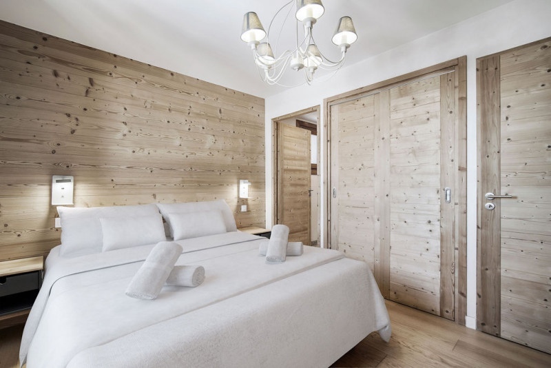 _lv_images__lot_0074061979_12_1684607