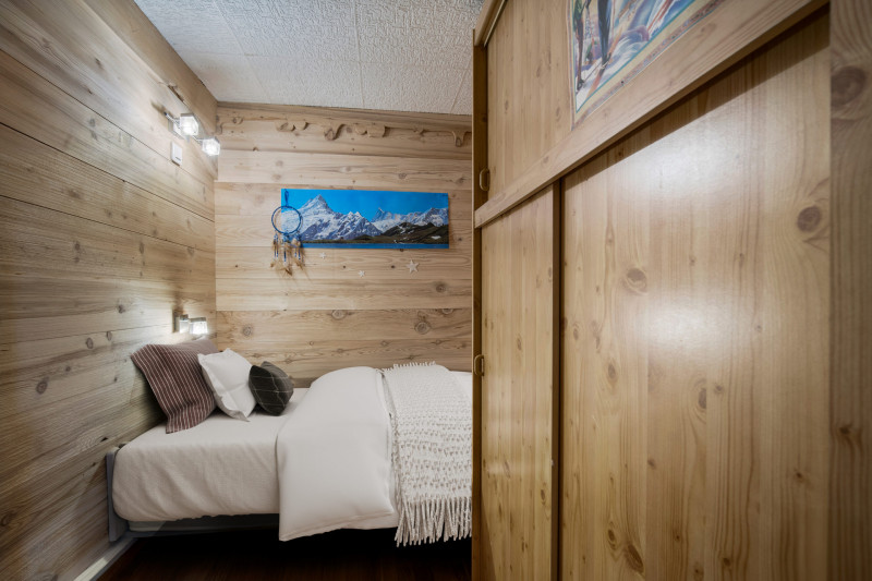 _lv_images__lot_0075554133_09_725263