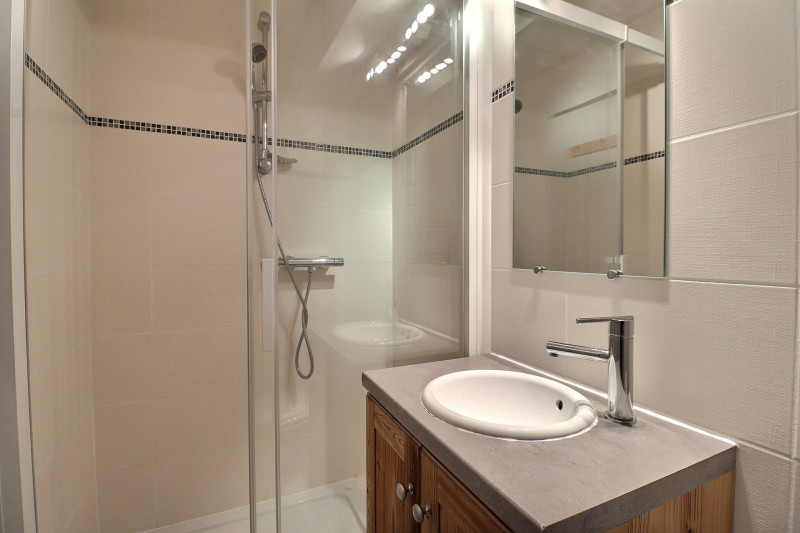 _lv_images__lot_0100001102_07_1681832