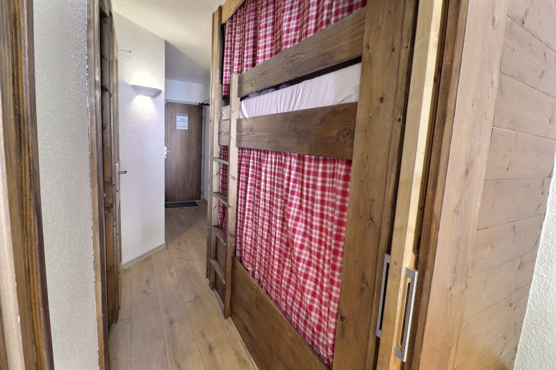 _lv_images__lot_0100001103_05_1716469