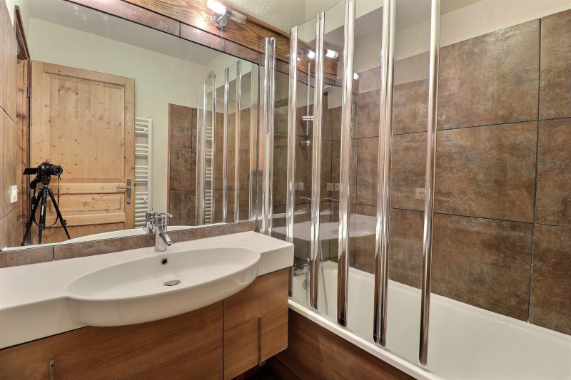 _lv_images__lot_0100001103_06_556256 _lv_images__lot_0100001103_06_556256