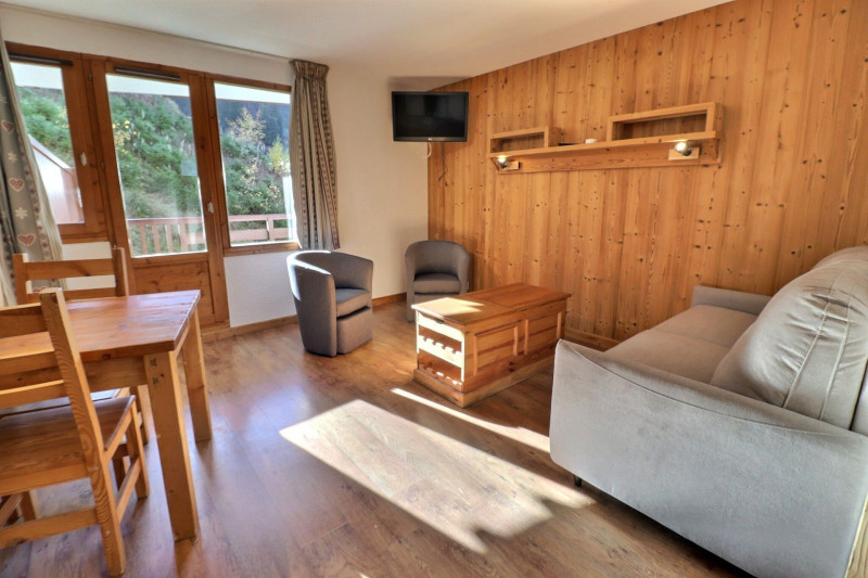 _lv_images__lot_0100001107_01_1204710