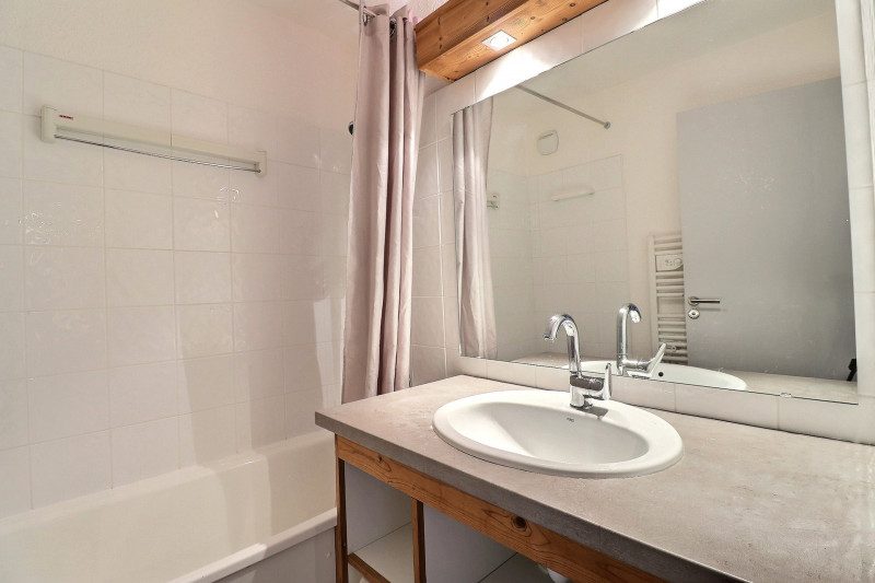 _lv_images__lot_0100001202_07_1270922