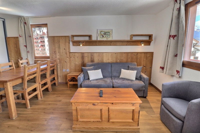 _lv_images__lot_0100001202_09_1681809