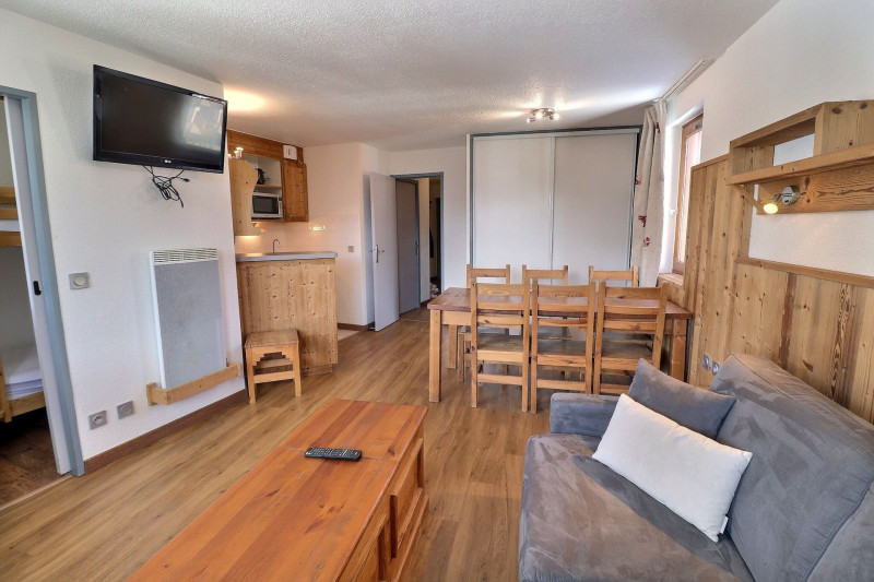 _lv_images__lot_0100001202_10_1681810