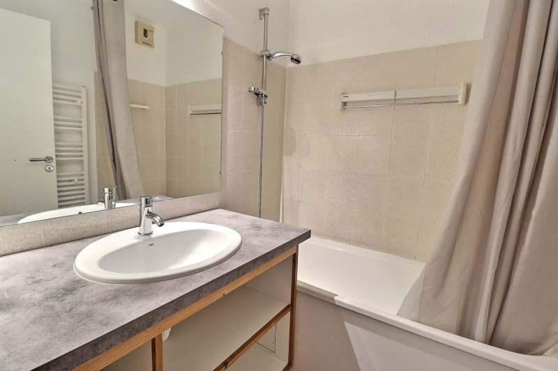 _lv_images__lot_0100001207_05_722095