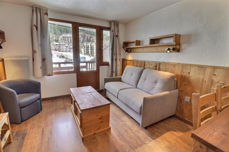 _lv_images__lot_0100001313_02_1682099