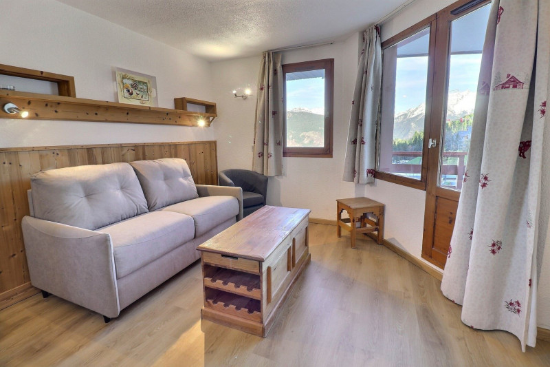 _lv_images__lot_0100001504_01_1373810