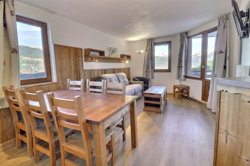 _lv_images__lot_0100001504_02_1373811