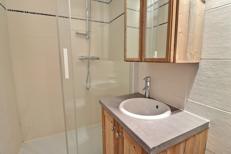 _lv_images__lot_0100001504_05_1373814