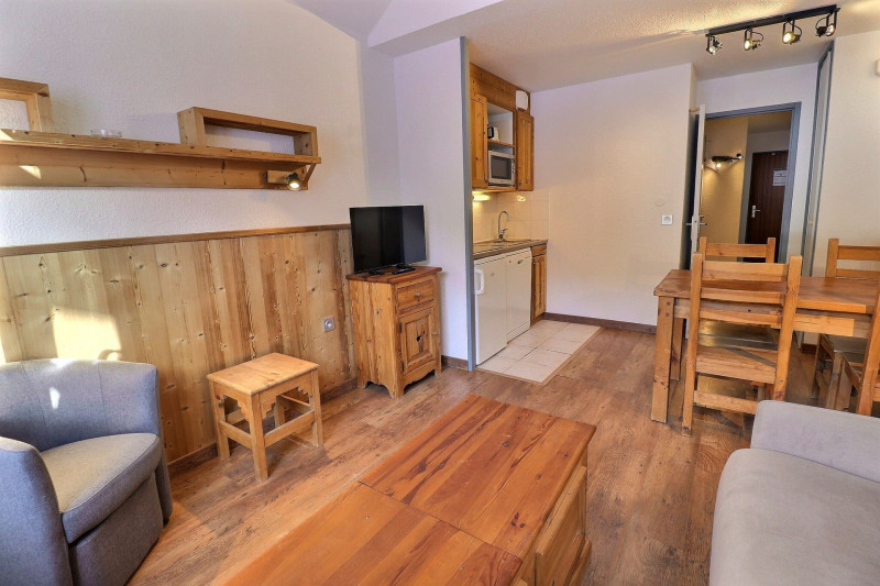 _lv_images__lot_0100001505_06_1681966