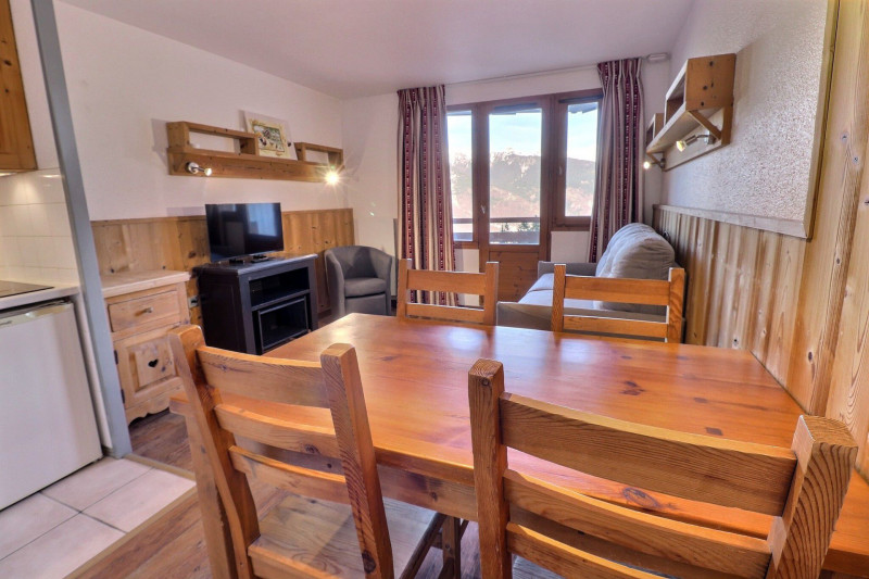 _lv_images__lot_0100001508_02_1716406