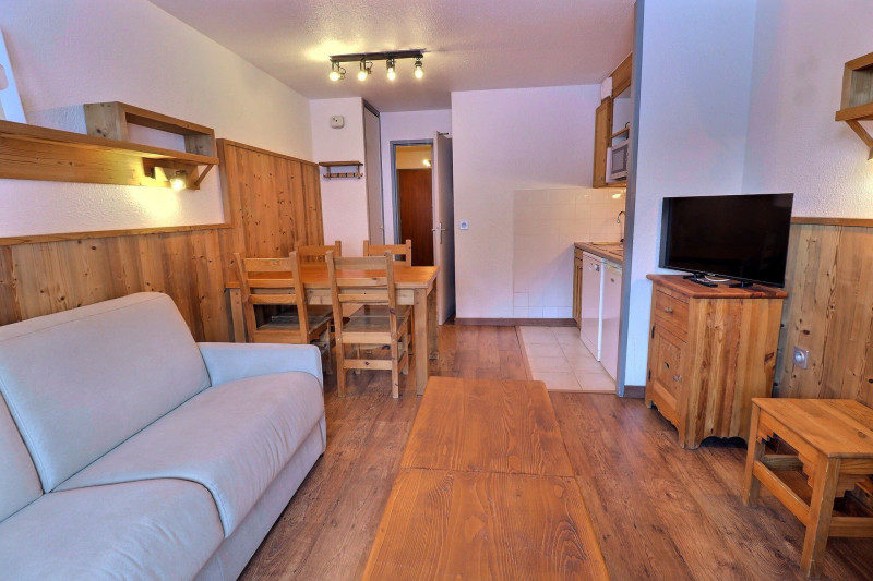 _lv_images__lot_0100001613_02_1681932