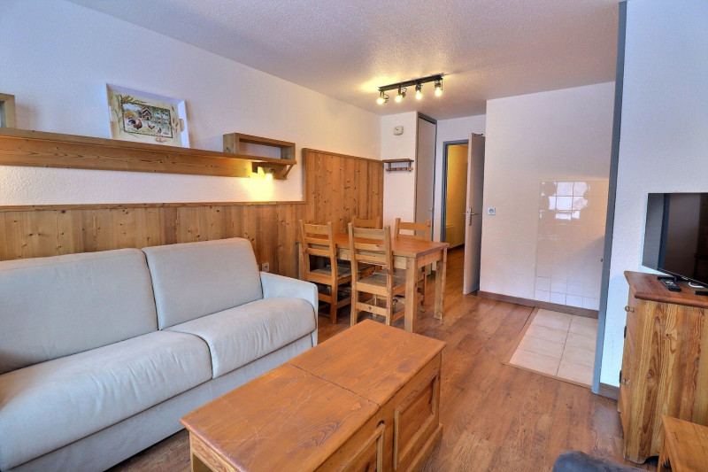 _lv_images__lot_0100001613_07_1681937