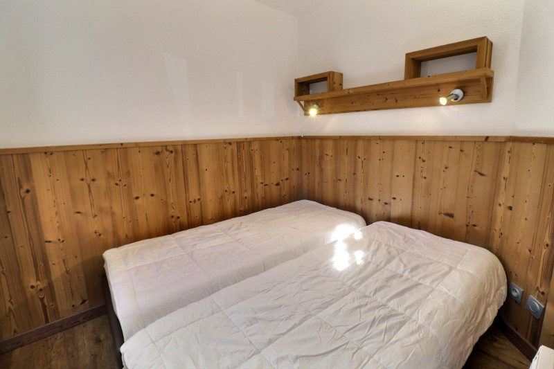 _lv_images__lot_0100001614_04_722060