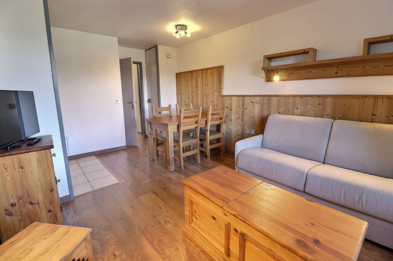 _lv_images__lot_0100001616_02_1716446