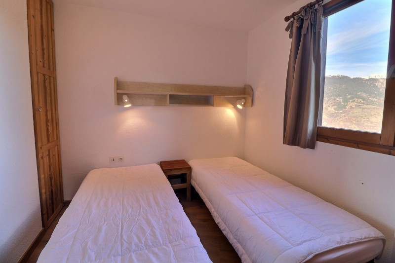 _lv_images__lot_0100001620_04_722002