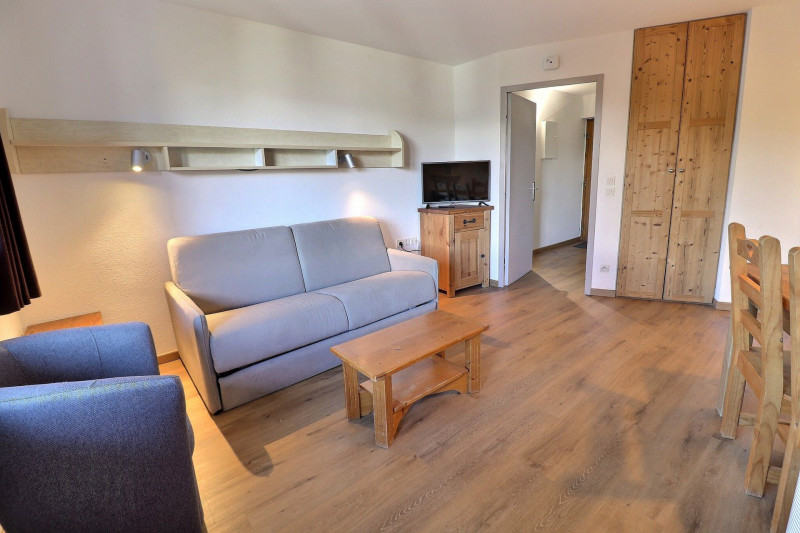 _lv_images__lot_0100001620_07_1682124