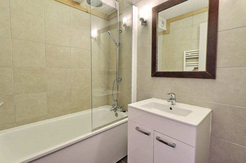 _lv_images__lot_0100001714_05_1681875