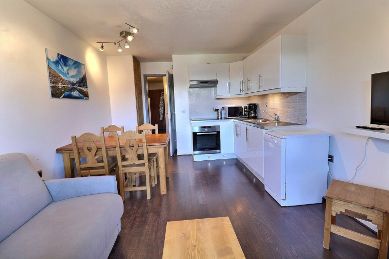 _lv_images__lot_0100001714_06_1196376