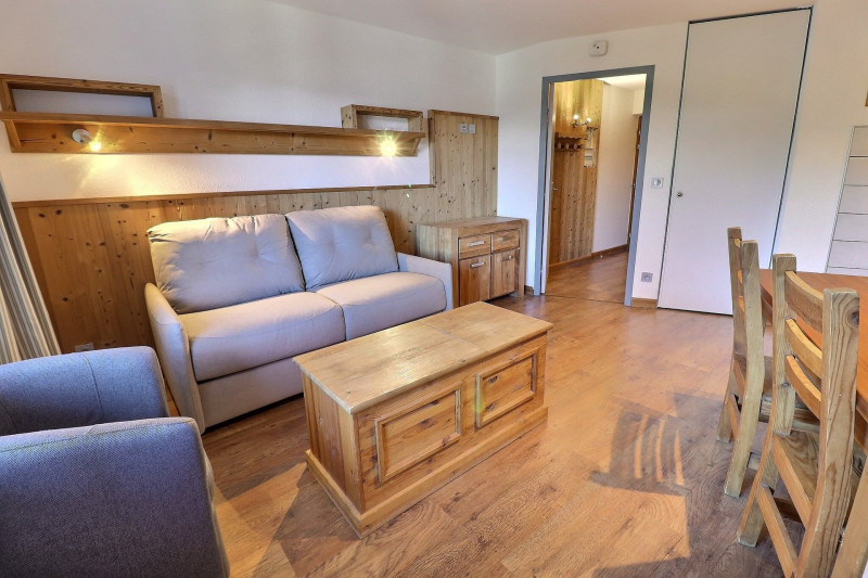 _lv_images__lot_0100001720_06_722021