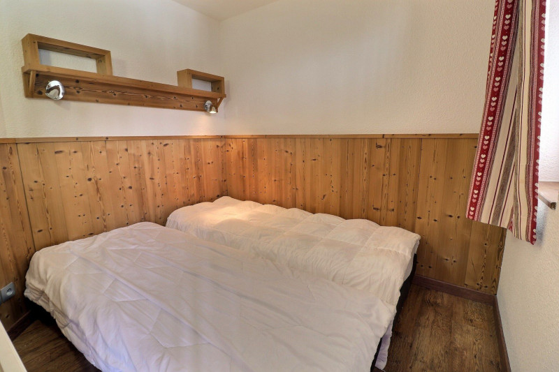 _lv_images__lot_0100001724_04_1204478