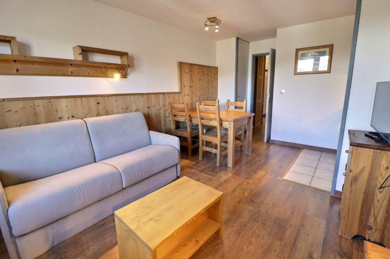 _lv_images__lot_0100001814_06_1271318