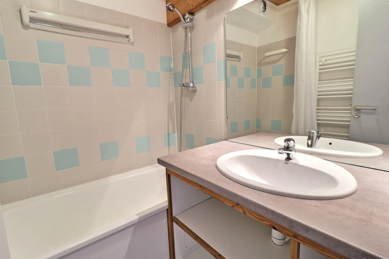 _lv_images__lot_0100001822_05_1374102