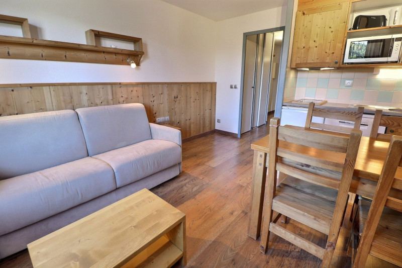 _lv_images__lot_0100001822_06_1681985