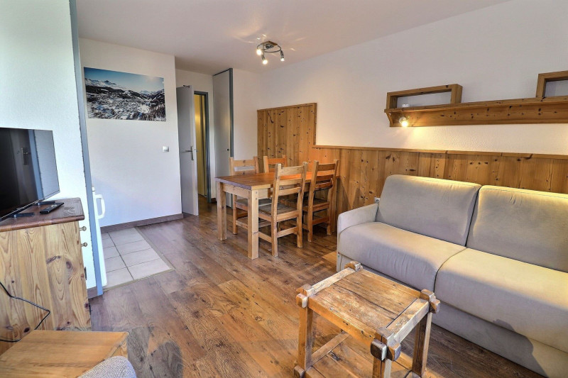 _lv_images__lot_0100001824_02_1716534