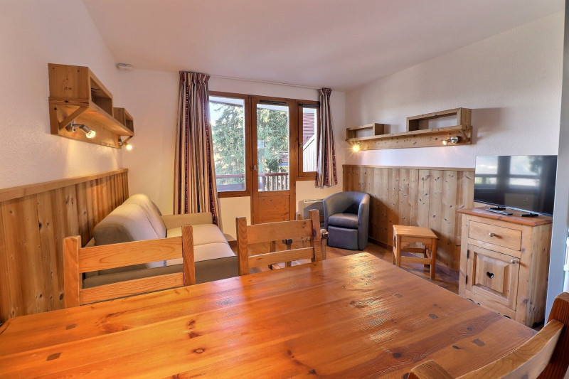 _lv_images__lot_0100001824_06_888211