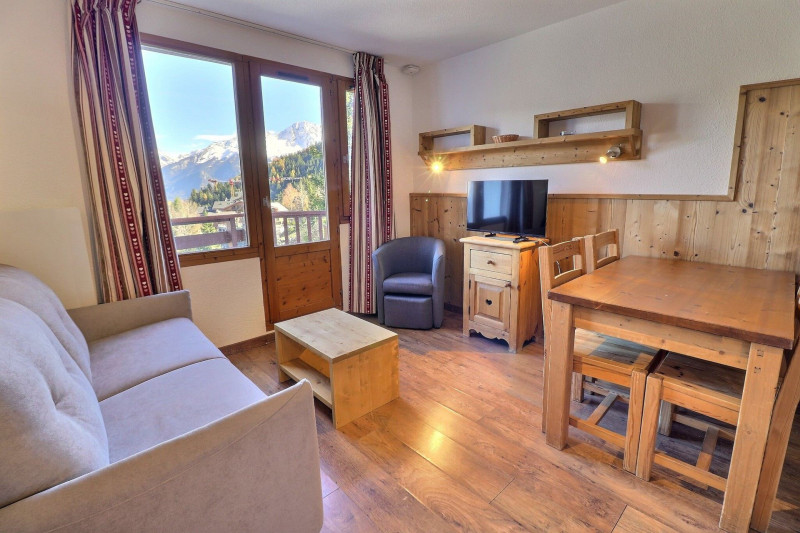 _lv_images__lot_0100001918_01_1196400