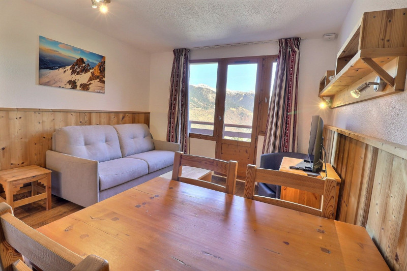 _lv_images__lot_0100001918_06_1204600