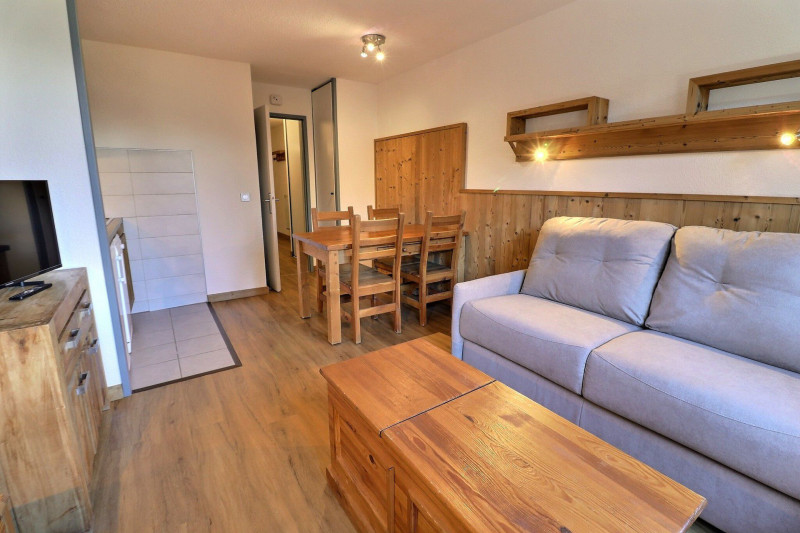 _lv_images__lot_0100001928_02_722041