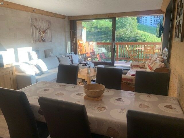 a-table-81255 a-table-81255