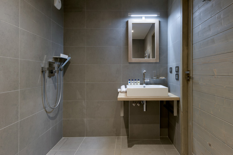 le-c-apt-a01-1-2655978