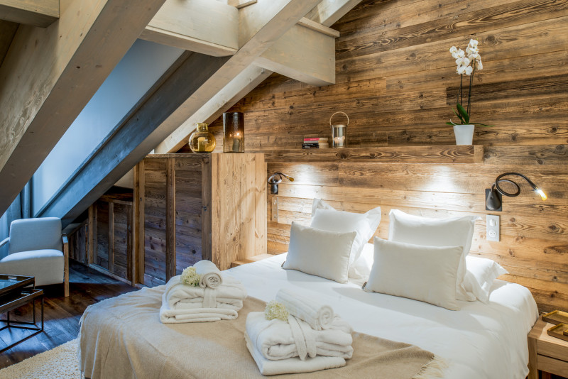 mammoth-lodge-d13-23-2908697