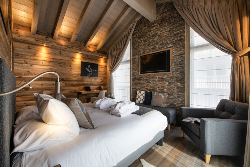 pg-mammoth-lodge-d15-083-2908732 pg-mammoth-lodge-d15-083-2908732