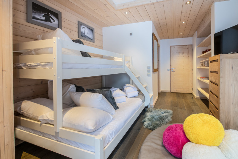 pg-whistler-lodge-b1314-035-2908530