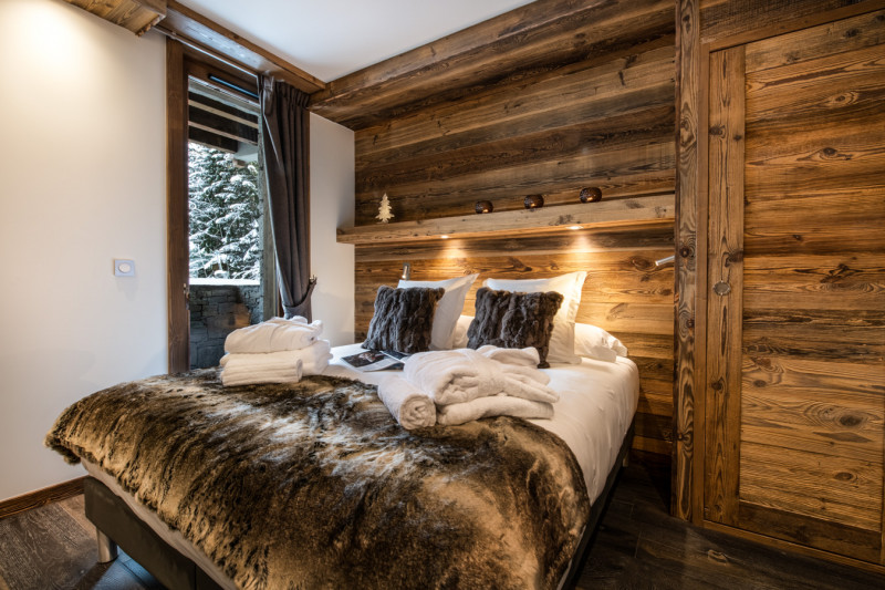 yellowstone-lodge-chalet1-004-2857202 yellowstone-lodge-chalet1-004-2857202